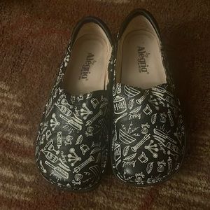 Black Alegria size 38